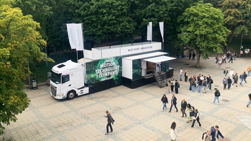 Studenterna på Chalmers var intresserade av att besöka lastbilen