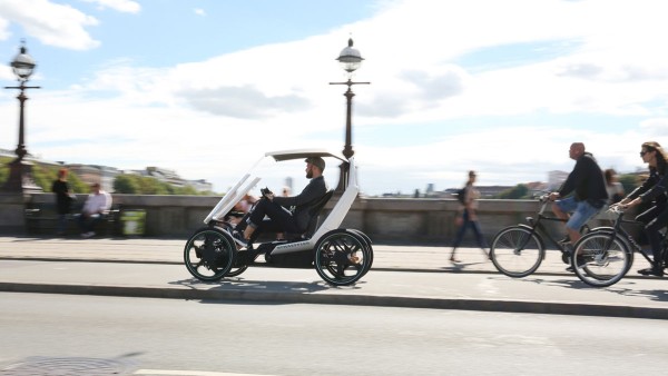 The Bio-Hybrid developed by Schaeffler is an environmentally-friendly alternative to conventional vehicles in the steadily increasing urban traffic.